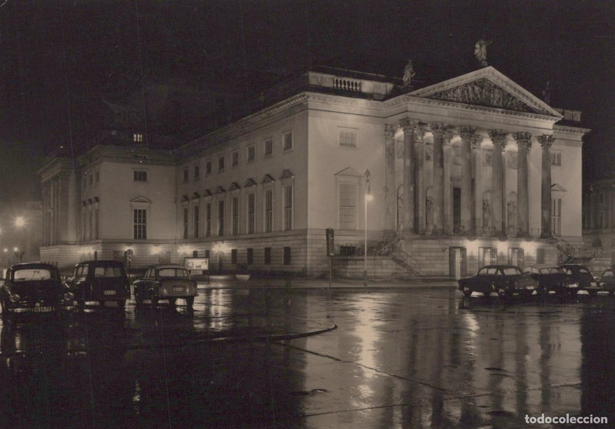 Postkarten: Germany Berlin Deutsche Staatsoper At Night With Cars Rainy Street Scene *YAW730