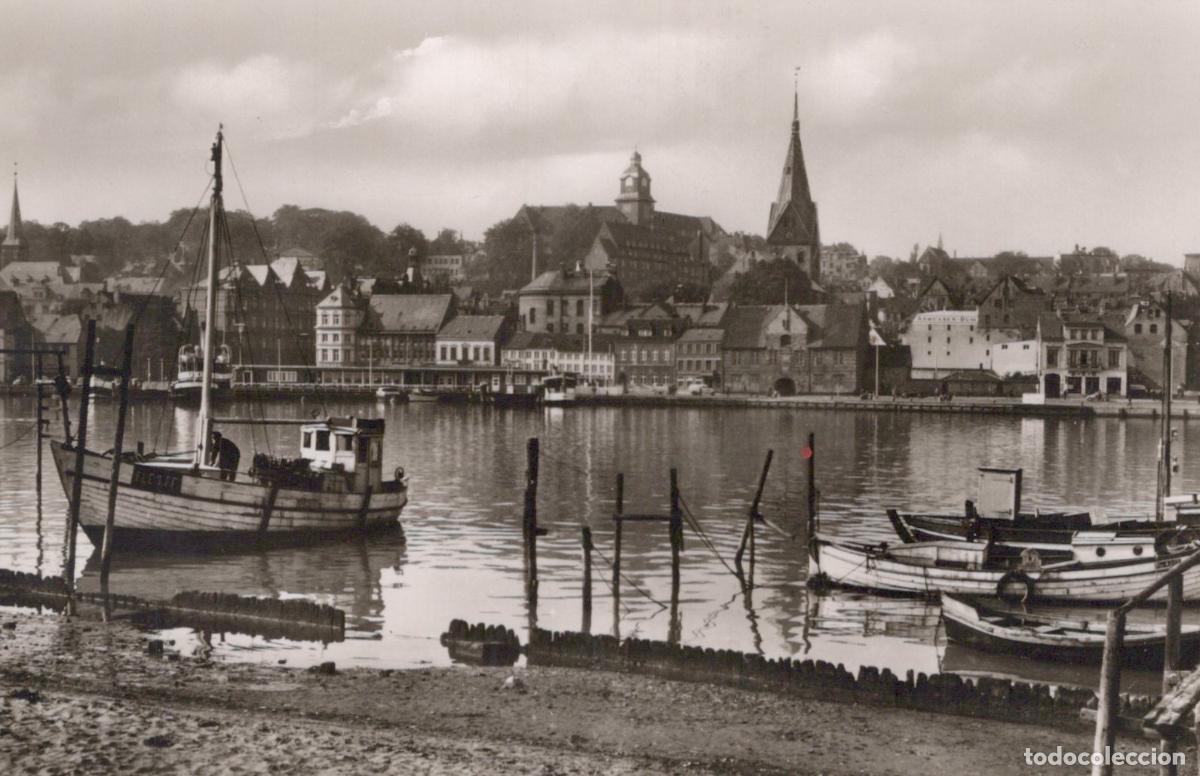 Postkarten: Germany Flensburg Harbor View With Fishing Boats and City Unposted *YAW746