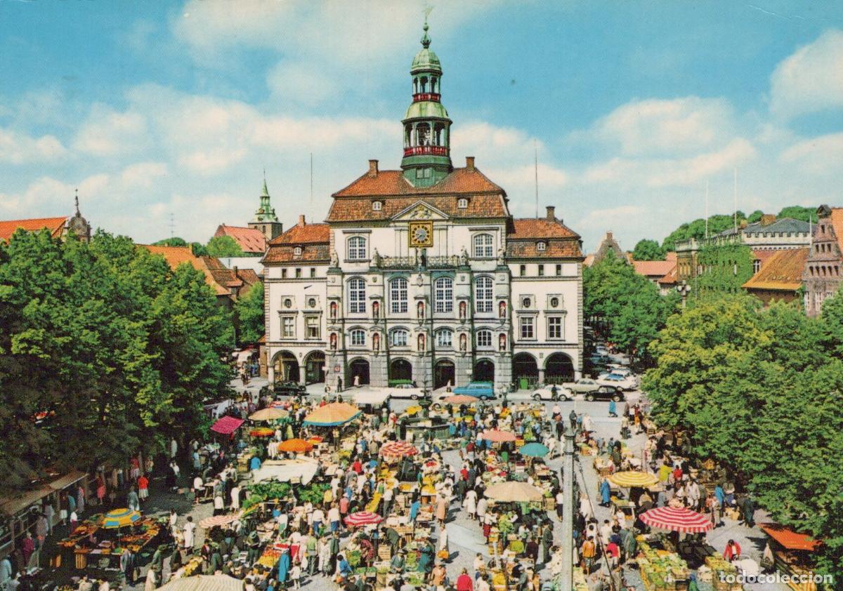 Postcards: Germany L&uuml;neburg Rathaus and Bustling Marketplace Unposted *YAW564