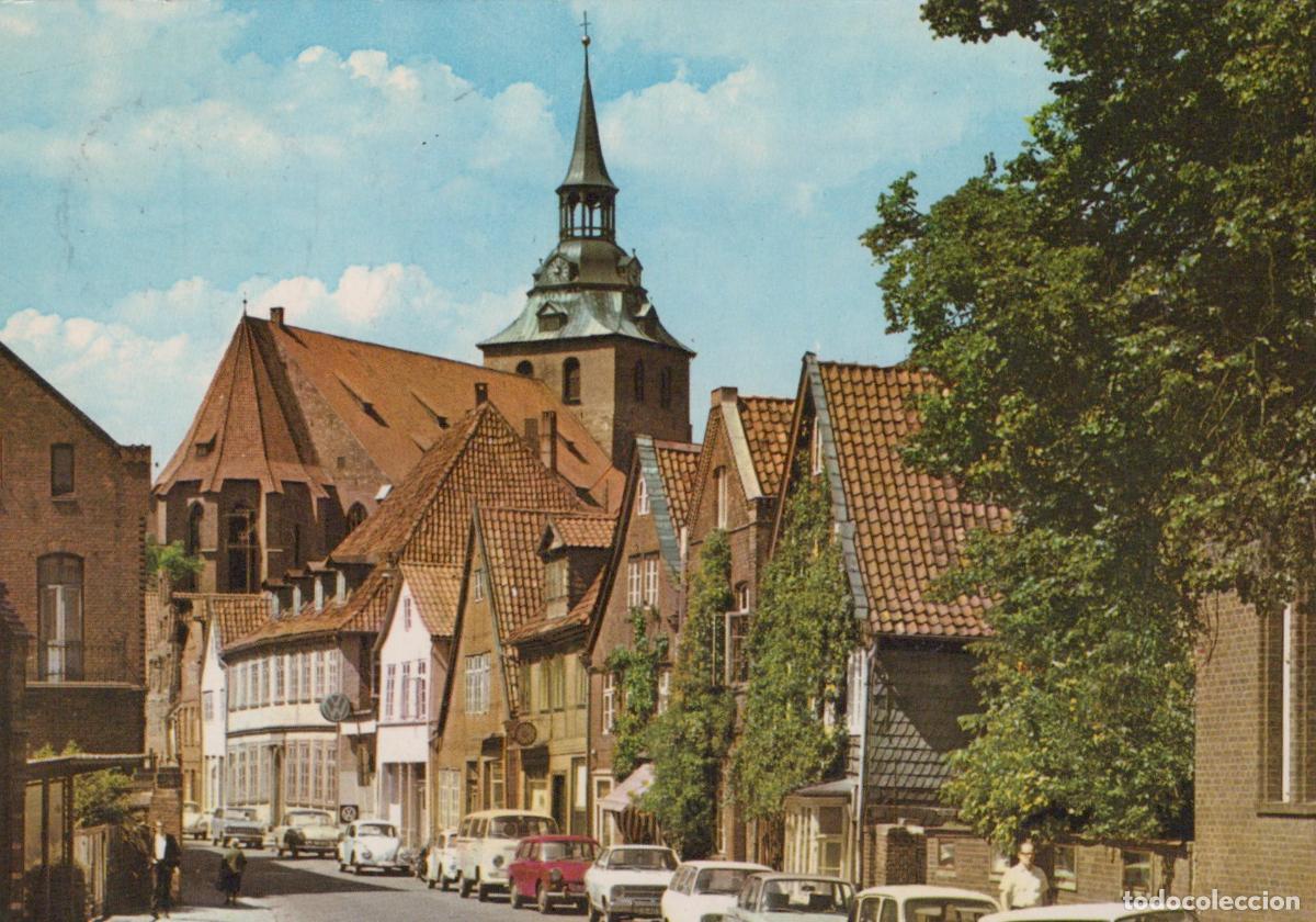 Postales: Germany L&uuml;neburg Historic Street Scene With St Michaelis Church Tower *YAW674