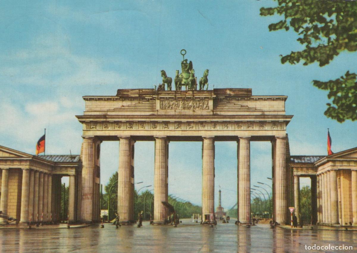 Postcards: Germany Berlin Brandenburg Gate Quadriga Victory Column *YAW874
