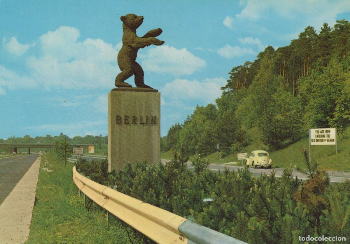 Postales: Germany Berlin Bear Statue At US Sector Border Autobahn Entrance *YAW954