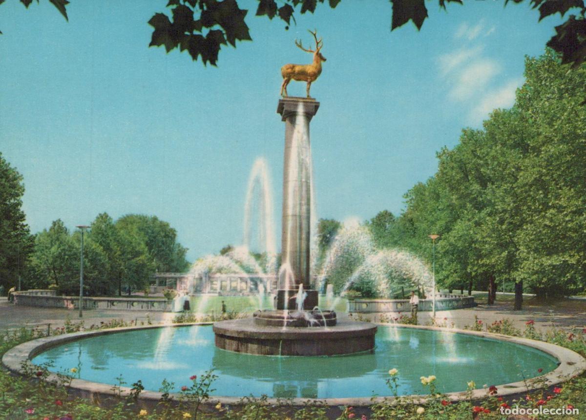 Postales: Germany Berlin Golden Deer Fountain in Sch&ouml;neberg Park West Unposted *YAW979