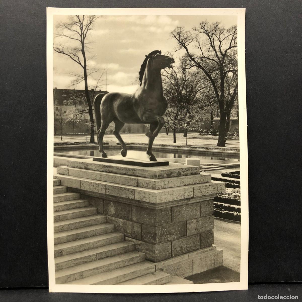Postales: ESCULTURA EM BRONZE NO JARDIM DA NOVA CHANCELARIA DO REICH - JOSEF THORAK - POSTAL / 5425