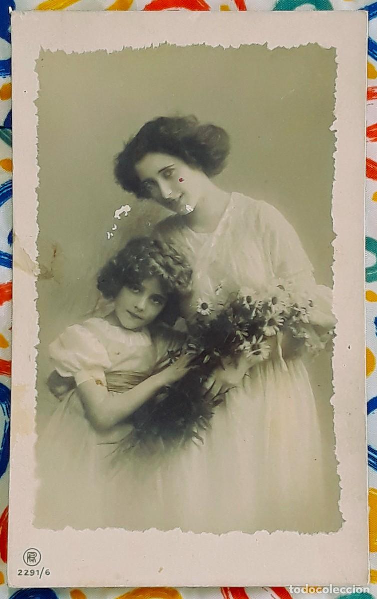 Postales: Postal antigua de Francia de 1910 - Mujer joven y una ni&ntilde;a