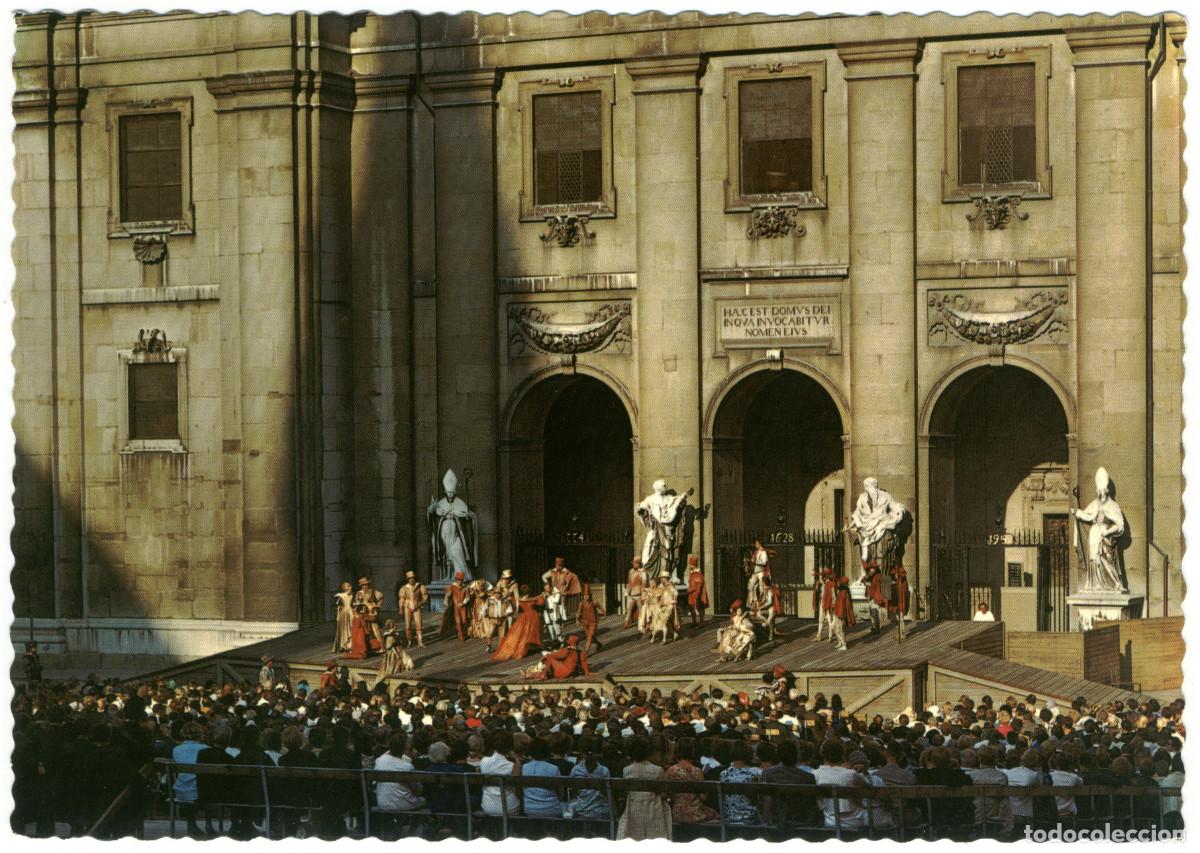 Cartoline: SALZBURG_Salzburger Festspiele. 'Jedermann' Auff&uuml;hrung vor dem Dom Salzburg Festiv / Teatros Austria