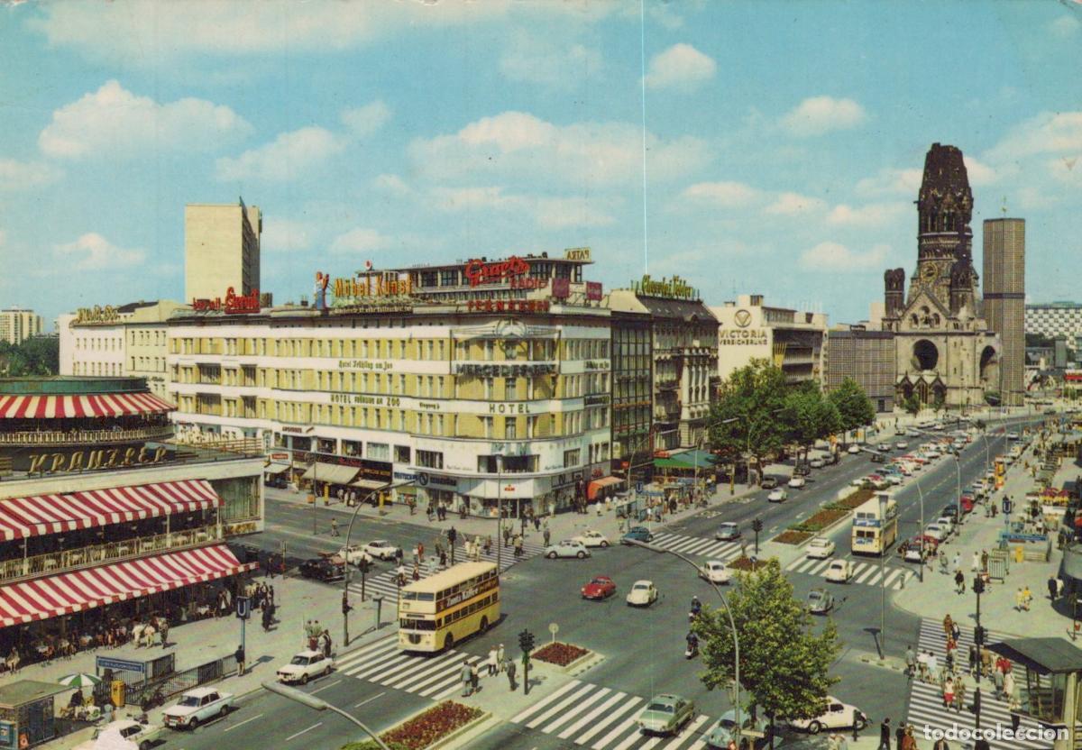 Postcards: Germany Berlin Busy Street Scene With Kaiser Wilhelm Memorial Church *YAX016