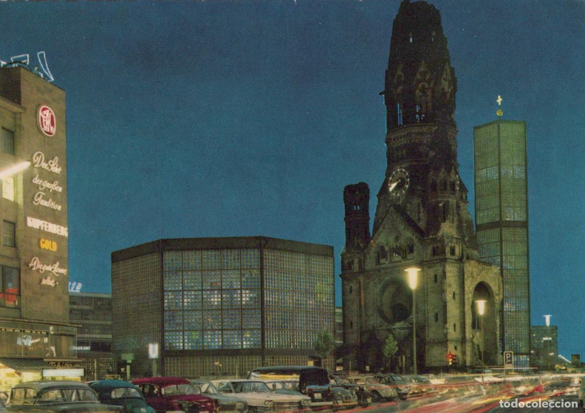 Cartes Postales: Germany Berlin Kaiser Wilhelm Memorial Church and New Church At Unposted *YAX088
