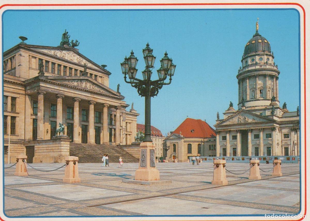 Postais: Germany Berlin Gendarmenmarkt Konzerthaus and French Cathedral Square *YAX142