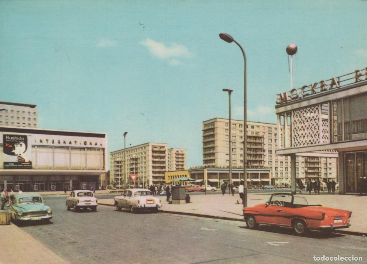 Cartoline: Germany Berlin Karl Marx Allee in With Cars and Pedestrians *YAX483