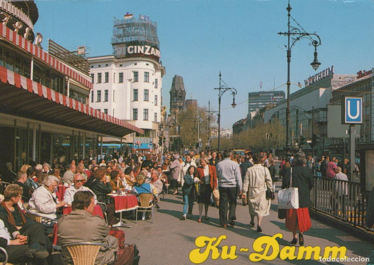 Cartoline: Germany Berlin Ku Damm Street Scene With Outdoor Cafe and Pedestrians *YAX141