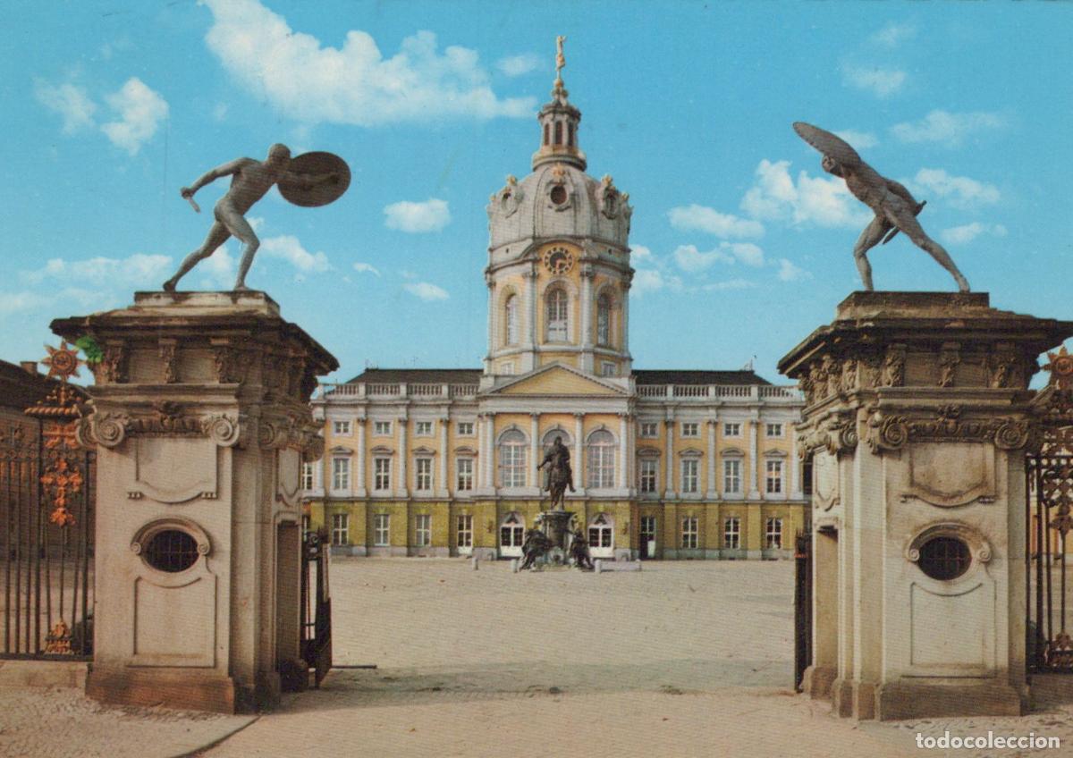 Postcards: Germany Berlin Charlottenburg Palace Baroque Architecture Statues *YAX210