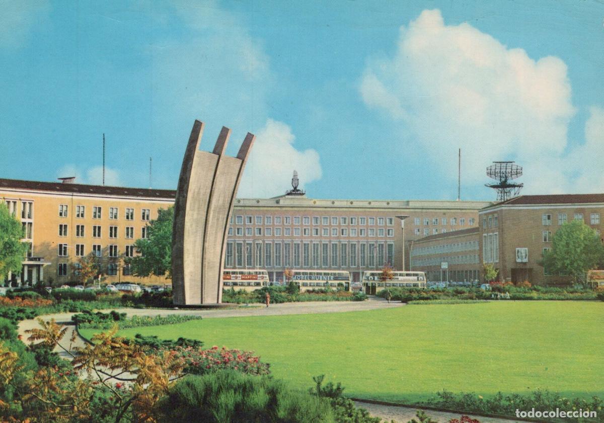 Postales: Germany Berlin Platz der Luftbr&uuml;cke With Airlift Memorial 1960s *YAX238