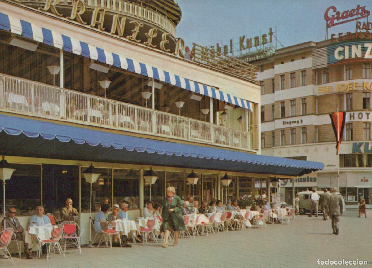 Postcards: Germany Berlin Kranzler Eck Cafe With Outdoor Seating and People 1950s *YAX264