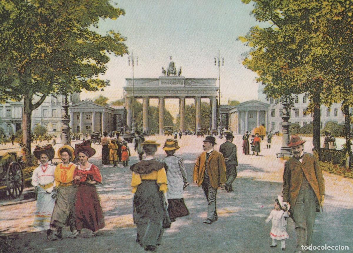 Postales: Germany Berlin Brandenburg Gate People Walking Architecture Unposted *YAX229