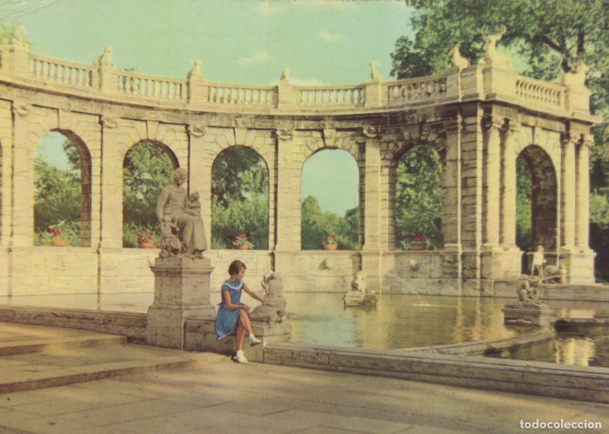 Postales: Germany Berlin M&auml;rchenbrunnen Fountain With Girl in Blue Dress *YAX255