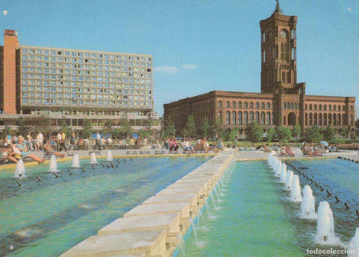 Postcards: Germany Berlin Red Town Hall and Modern Building With Fountain Unposted *YAX277