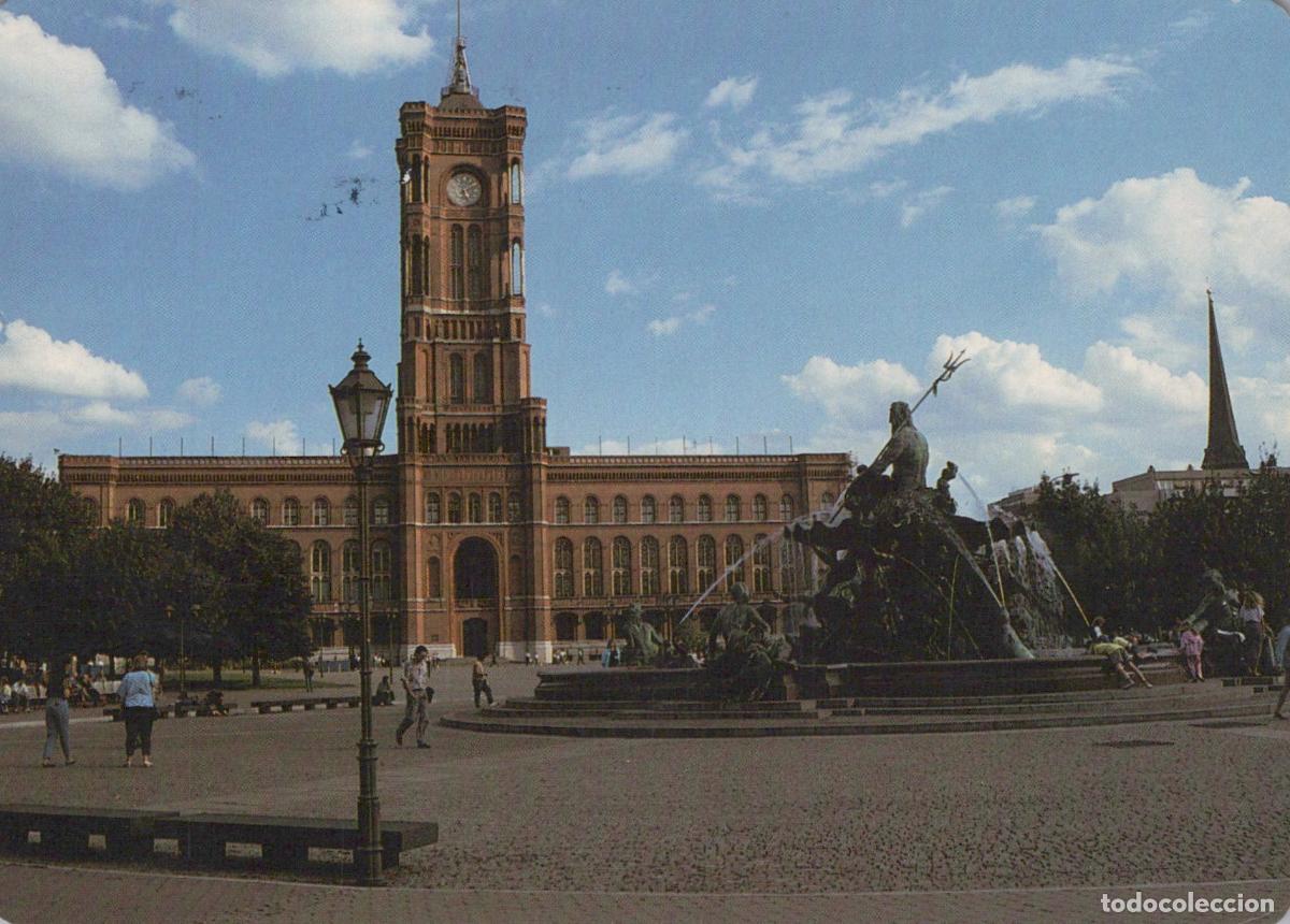 Postais: Germany Berlin Red City Hall and Neptune Fountain *YAX509