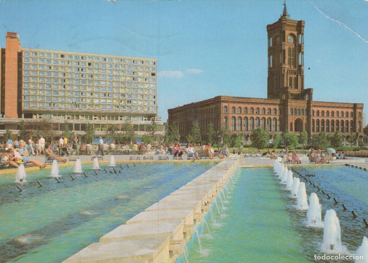 Postcards: Germany Berlin Red Town Hall Modern Building With Fountain *YAX335
