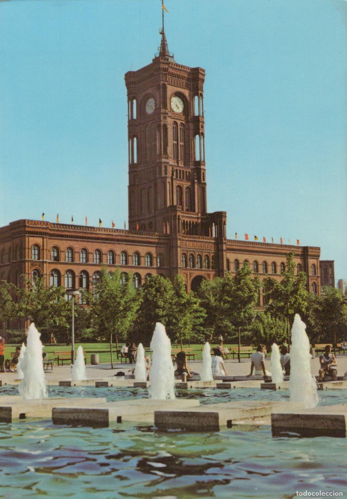 Cartes Postales: Germany Berlin Red Town Hall Rotes Rathaus With Fountain East Unposted *YAX615