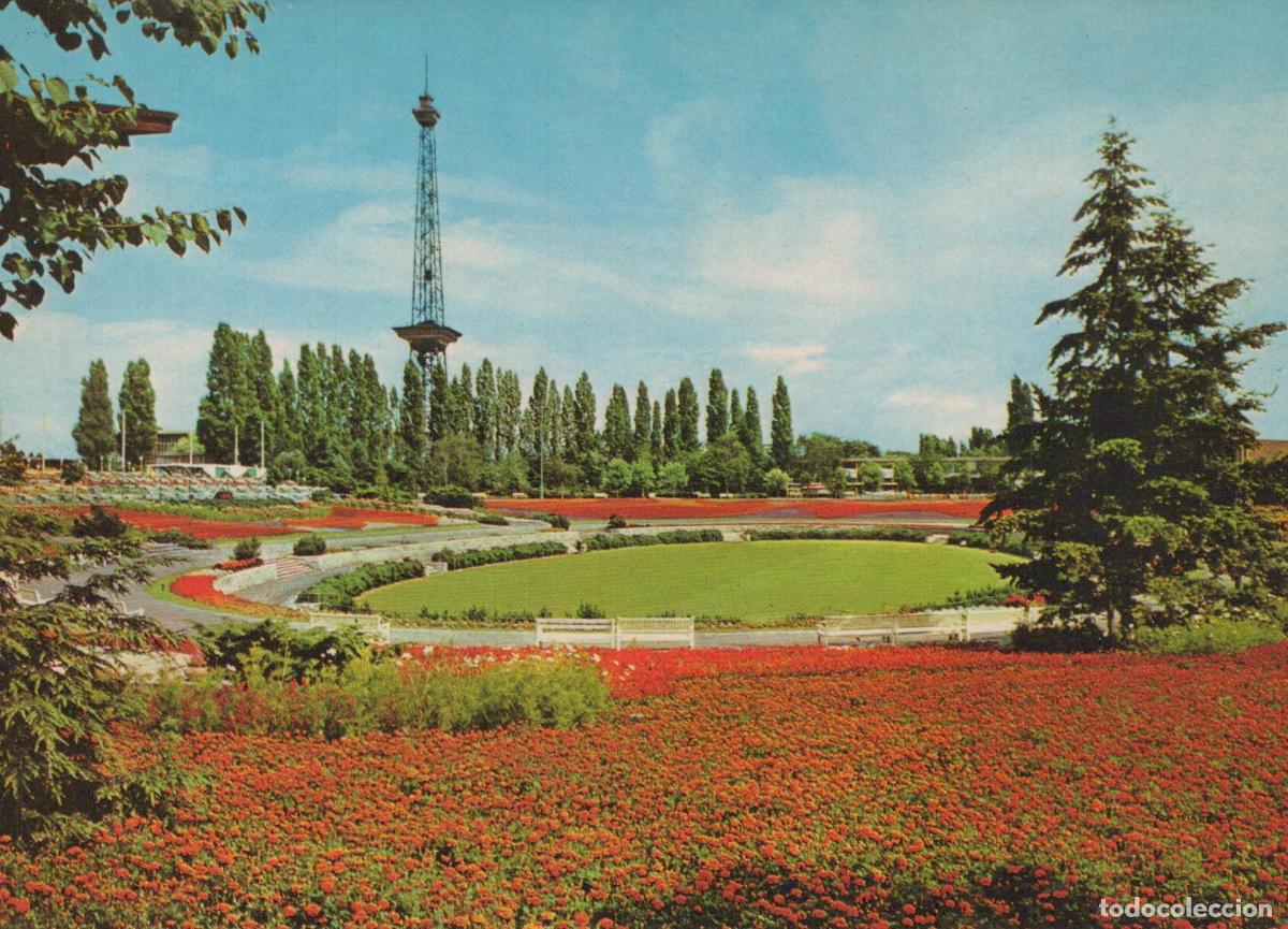 Postcards: Germany Berlin Funkturm Radio Tower and Flower Gardens Unposted *YAX415