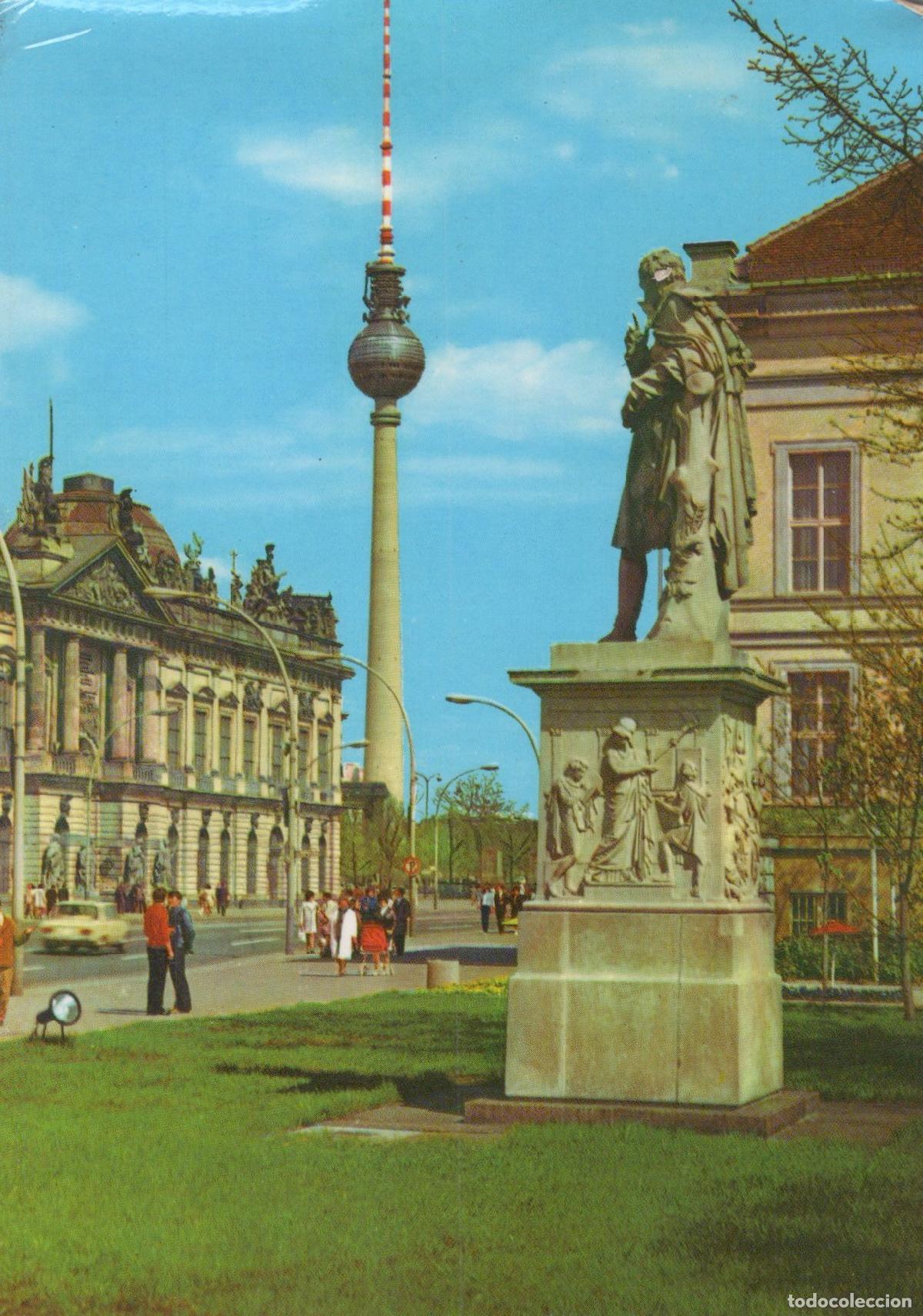 Postcards: Germany Berlin Museum of German History TV Tower Statue Street Unposted *YAX737