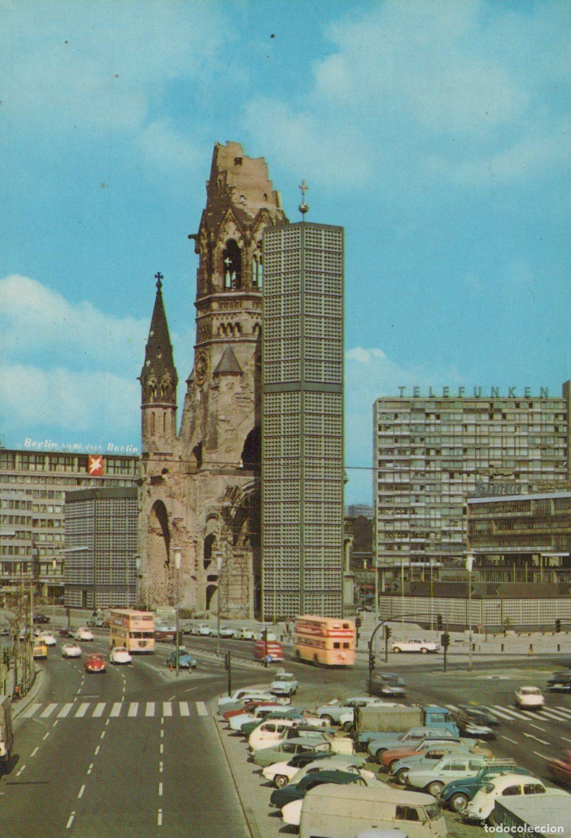 Postcards: Germany Berlin Kaiser Wilhelm Memorial Church and Modern Tower Unposted *YAX672