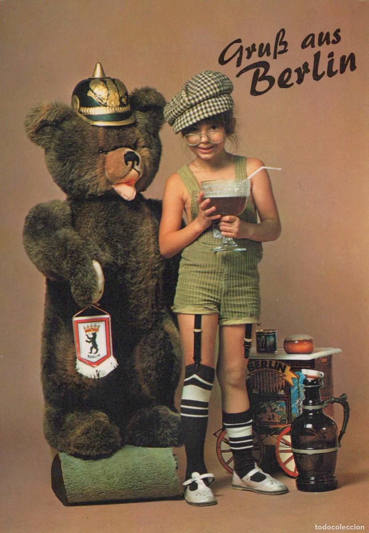 Postcards: Germany Berlin Girl With Teddy Bear in Pickelhaube Helmet Unposted *YAX684