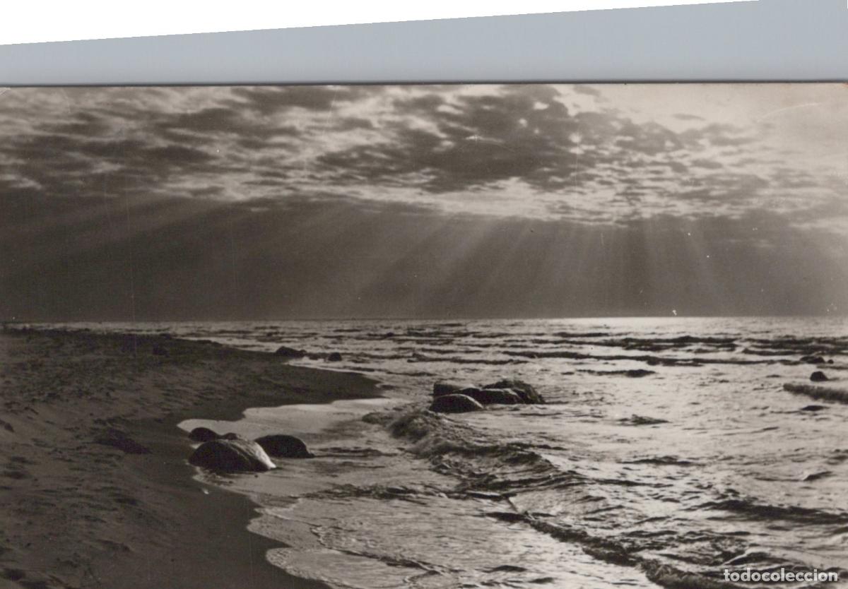 Postales: Germany R&uuml;gen Baltic Sea Coastline Sunrise With Sun Rays and Waves East *YAX884