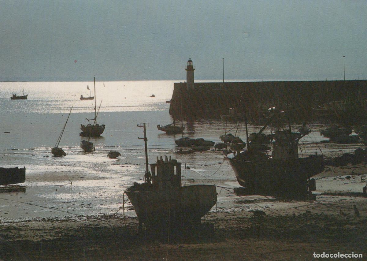 Cartoline: France Erquy C&ocirc;tes du Nord Crepuscule sur le Port Fishing Boats At Low *YAY360