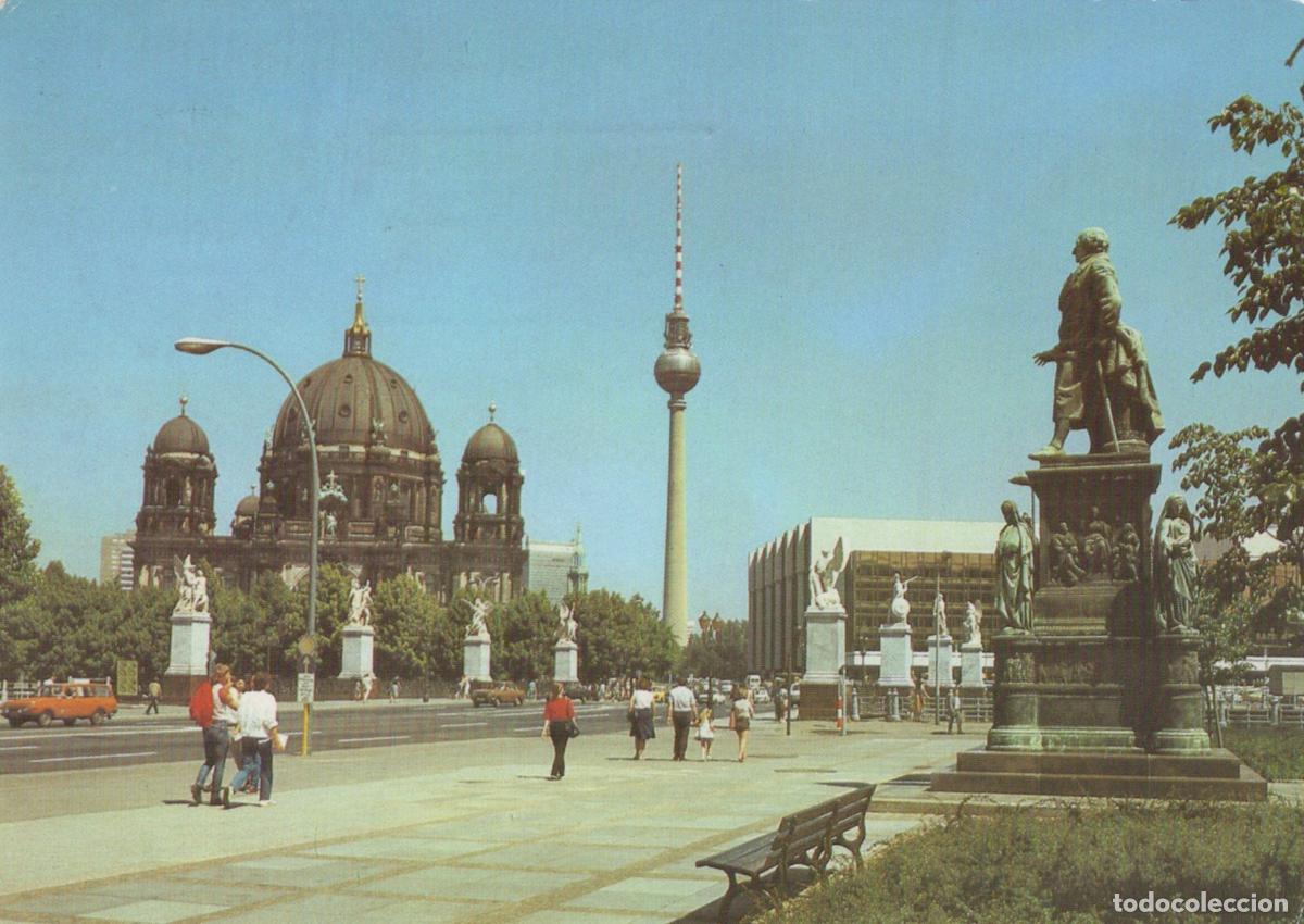 Postkarten: Germany Berlin Marx Engels Forum With Cathedral TV Tower and Statues *YAY150