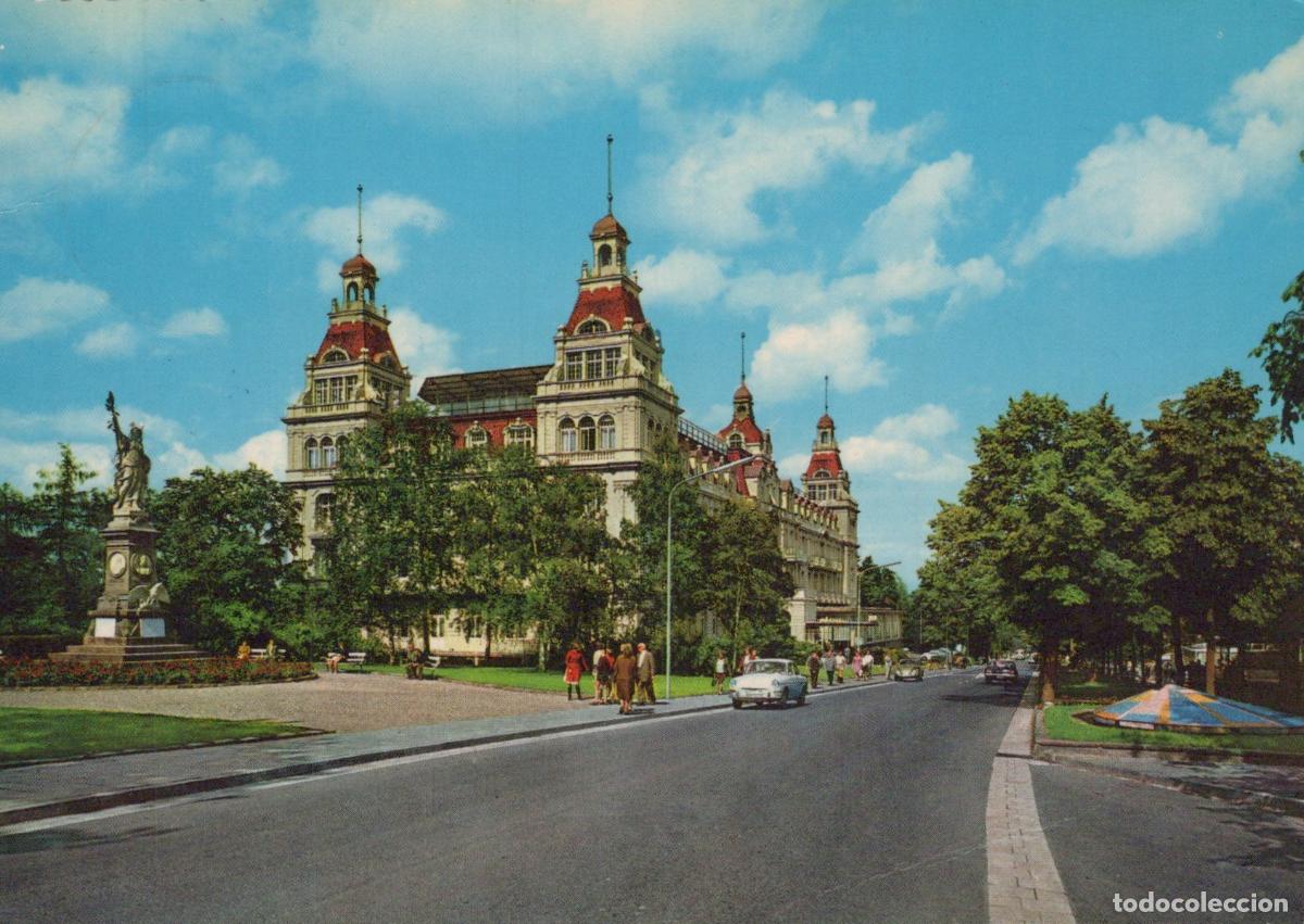 Postais: Germany Bad Wildungen F&uuml;rstenhof Hotel and Statue Street View *YAY187