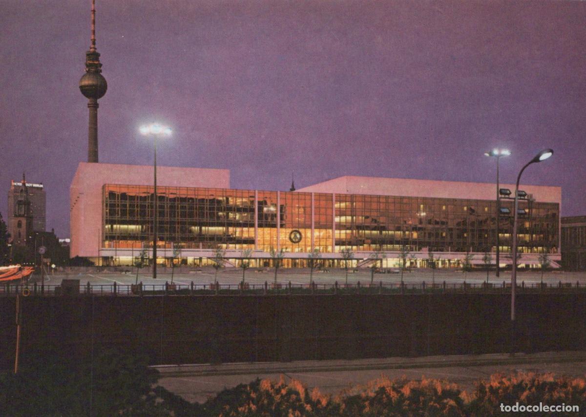 Cartes Postales: Germany Berlin Palace of the Republic and TV Tower At Night Unposted *YAY673