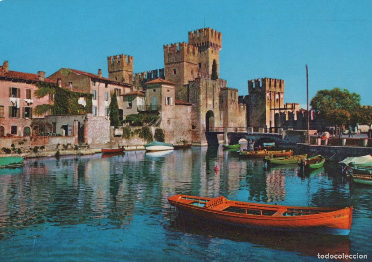 Cartoline: Italy Sirmione Lake Garda the Scaliger Castle and Moat Boats Unposted *YAY374