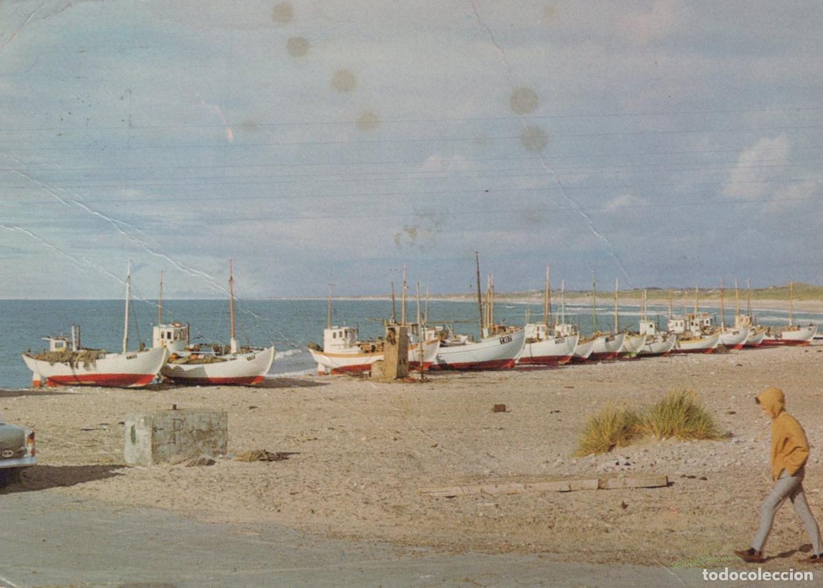Cartes Postales: Denmark Vorup&oslash;r Fishing Boats Lined Up On Sandy Beach Man Walking *YAY572