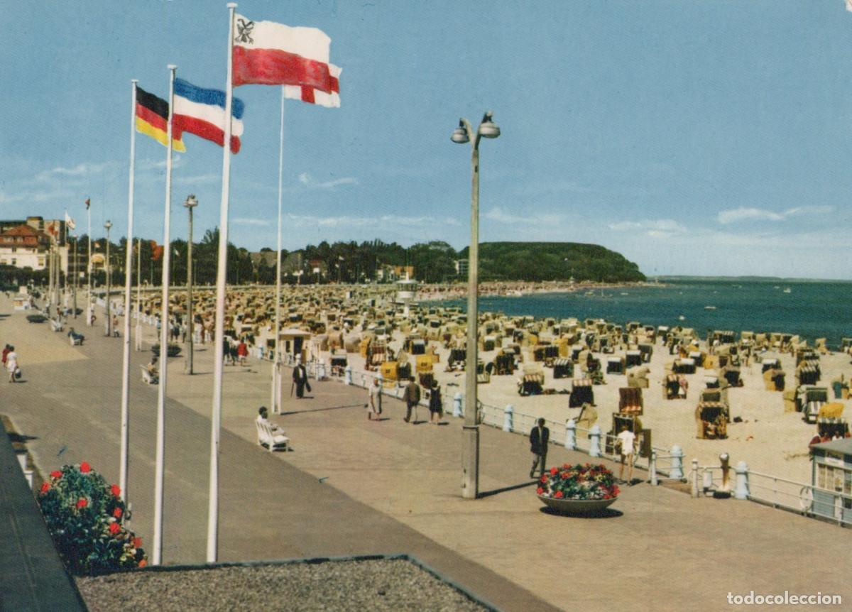 Cartes Postales: Germany Travemunde Promenade With Beach and German Flags Baltic Unposted *YAY648