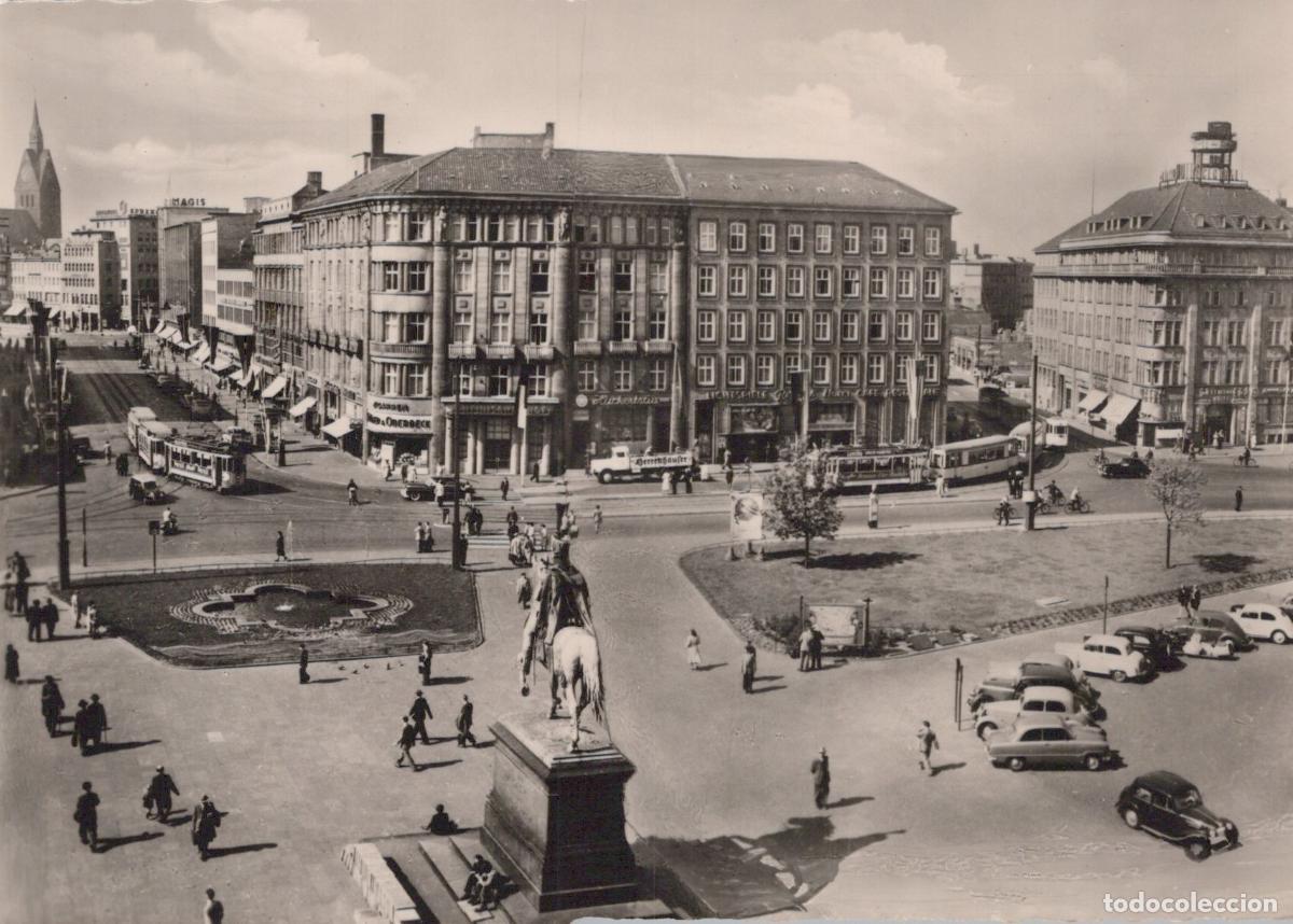 Cartes Postales: Germany Hannover Ernst August Platz With Statue Trams and Cars Unposted *YAZ005