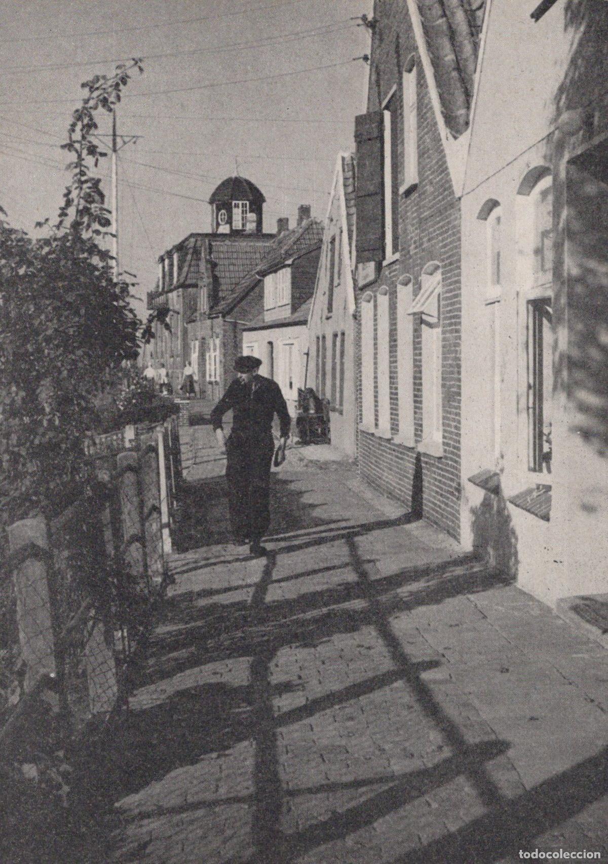 Postcards: Germany Leer East Frisia Street Scene With Man Walking Traditional *YAZ436