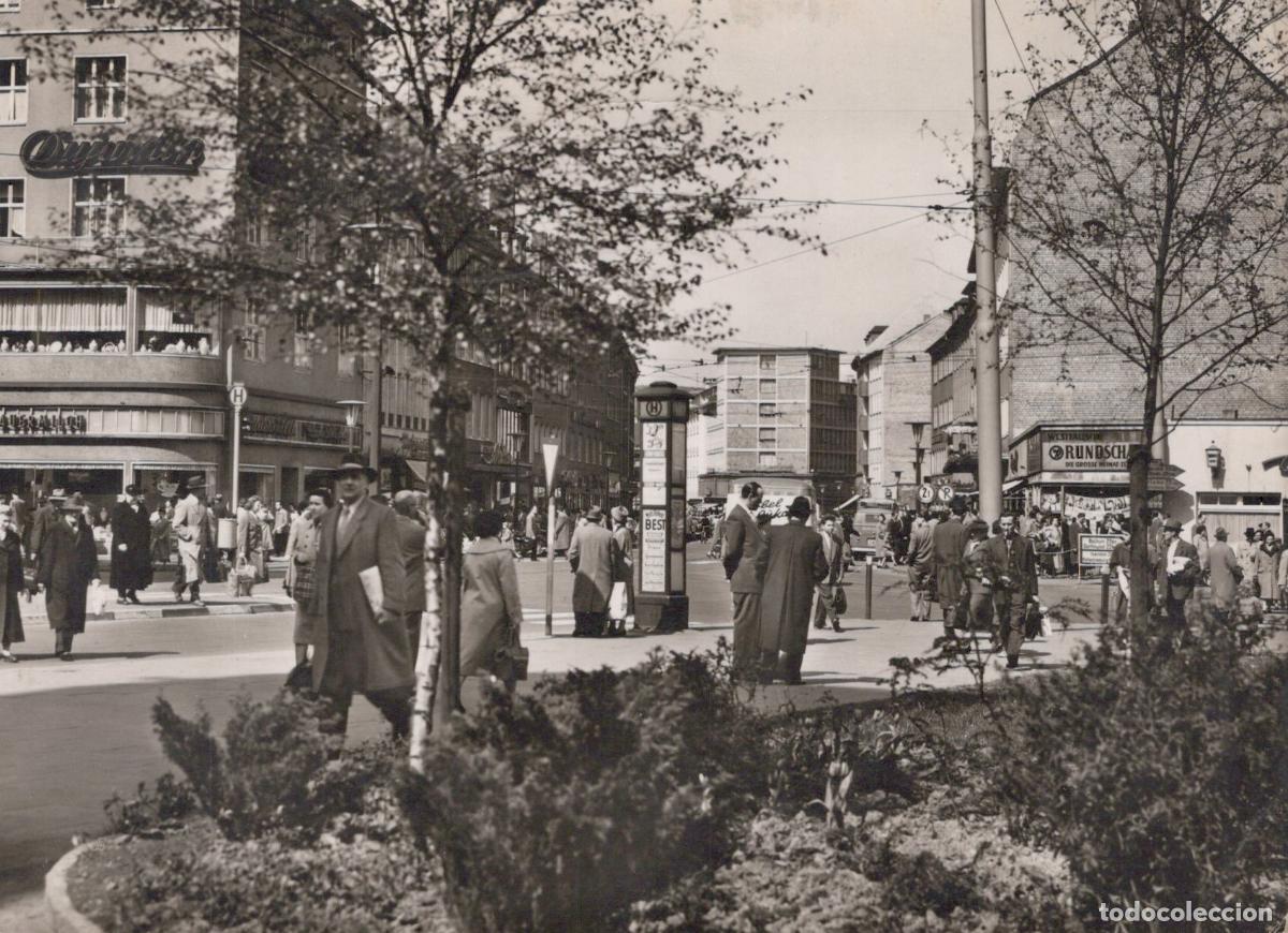 Postcards: Germany Hagen I W Mittelstra&szlig;e Busy Street Scene With Pedestrians *YAZ156
