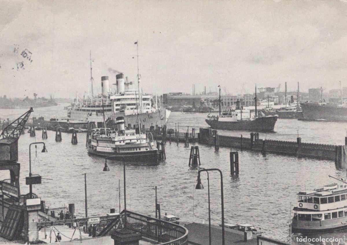 Postales: Germany Altona Port With Large Passenger Ship and Smaller Vessels *YAZ173