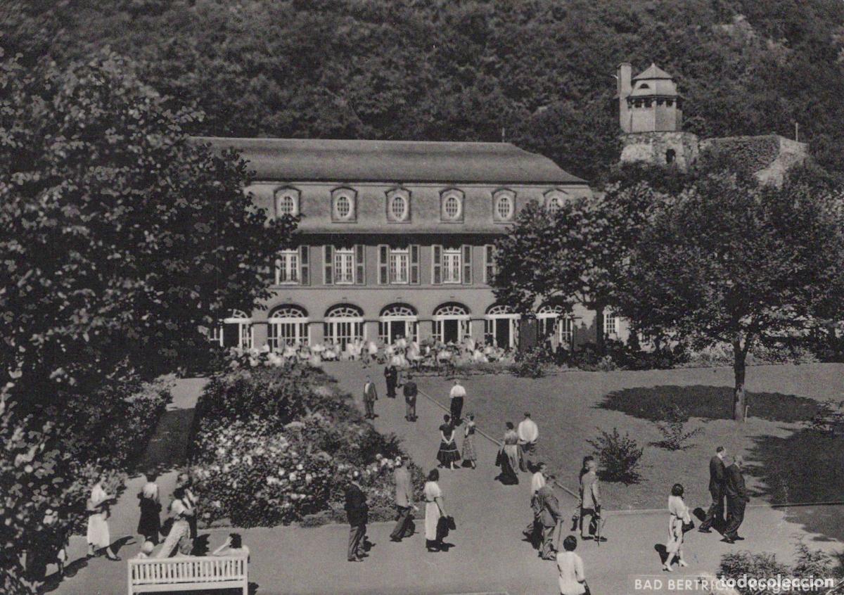 Postales: Germany Bad Bertrich Kurgarten With People Walking and Building *YAZ175