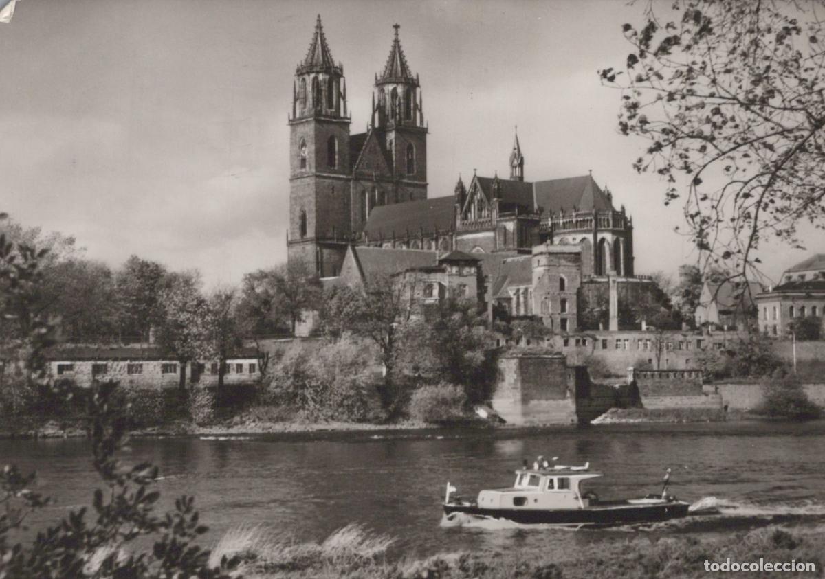 Cartoline: Germany Magdeburg Cathedral and Elbe River With Boat 1980s *YAZ358