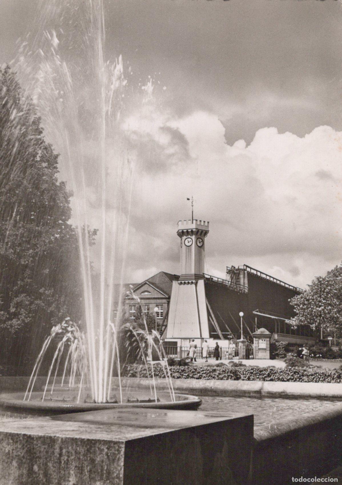 Cartoline: Germany Bad Salzuflen Leuchtfont&auml;ne With Uhrenturm Fountain and Clock *YAZ433