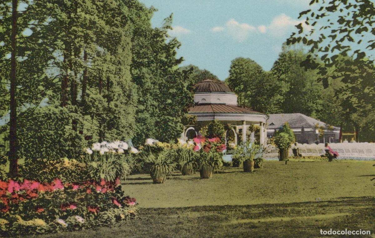 Cartoline: Germany Bad Meinberg IM Kurpark Pavilion and Flower Beds 1950s *YAZ507
