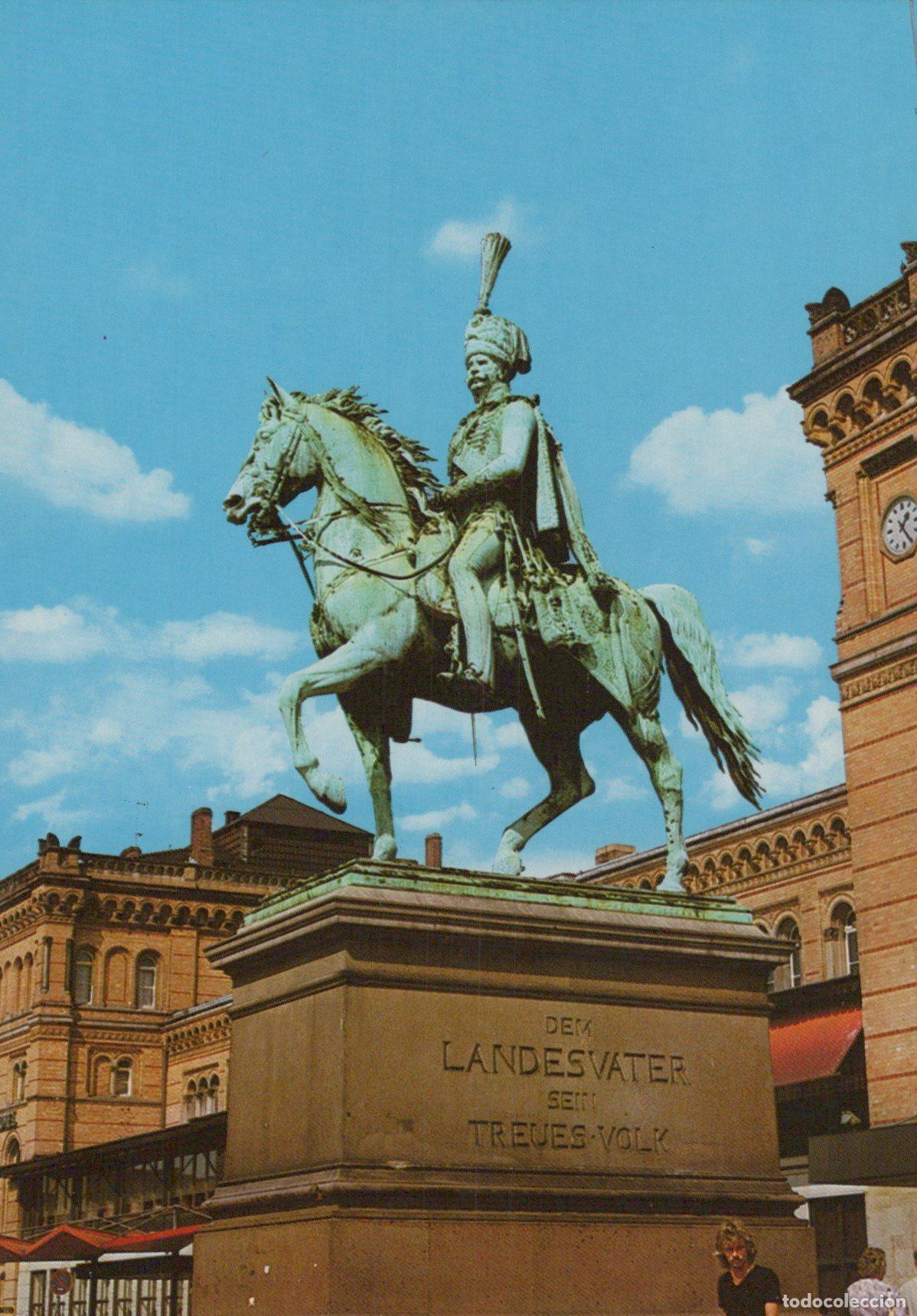 Postales: Germany Hannover Ernst August Denkmal Equestrian Statue Unposted *YAZ542