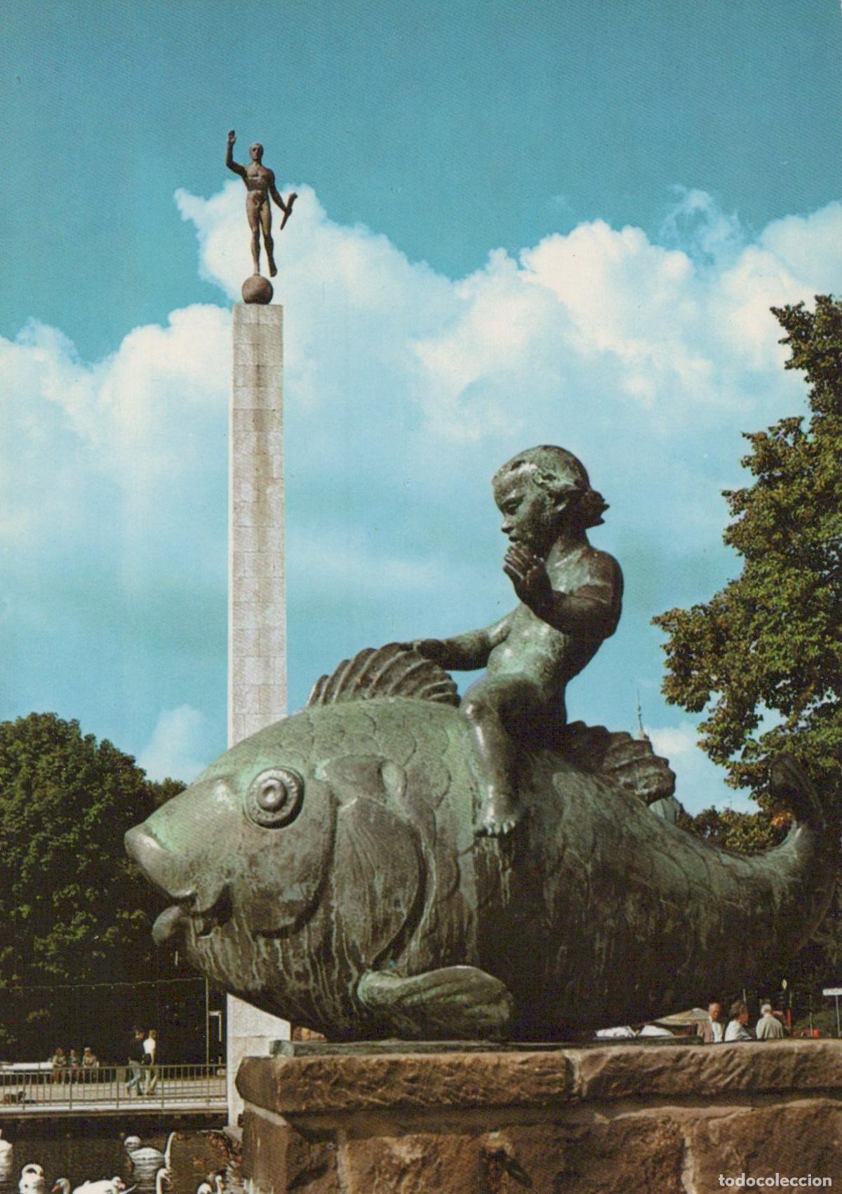 Cartoline: Germany Hannover Fischerbrunnen Fisherman S Fountain and Fackeltr&auml;ger *YAZ632