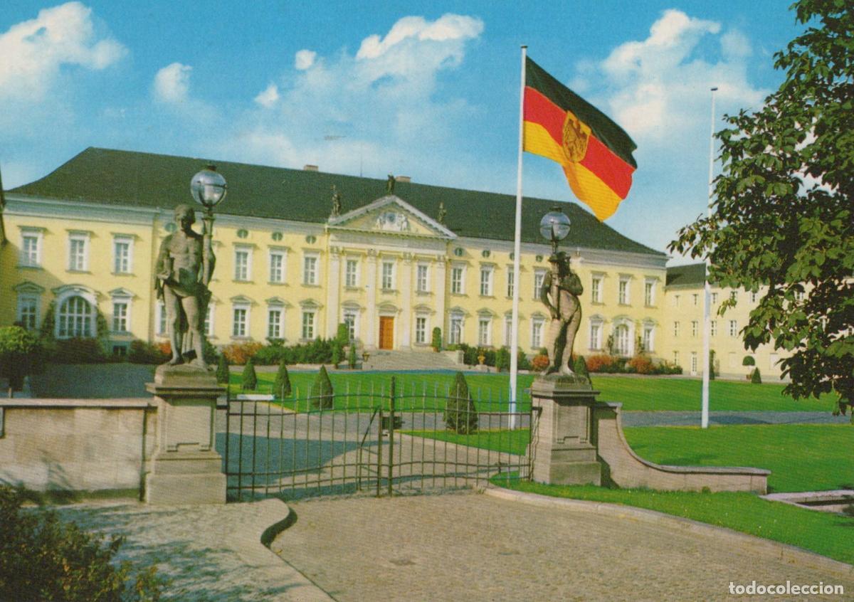 Cartes Postales: Germany Berlin Wall Bellevue Palace With German Flag Historic *YAZ935