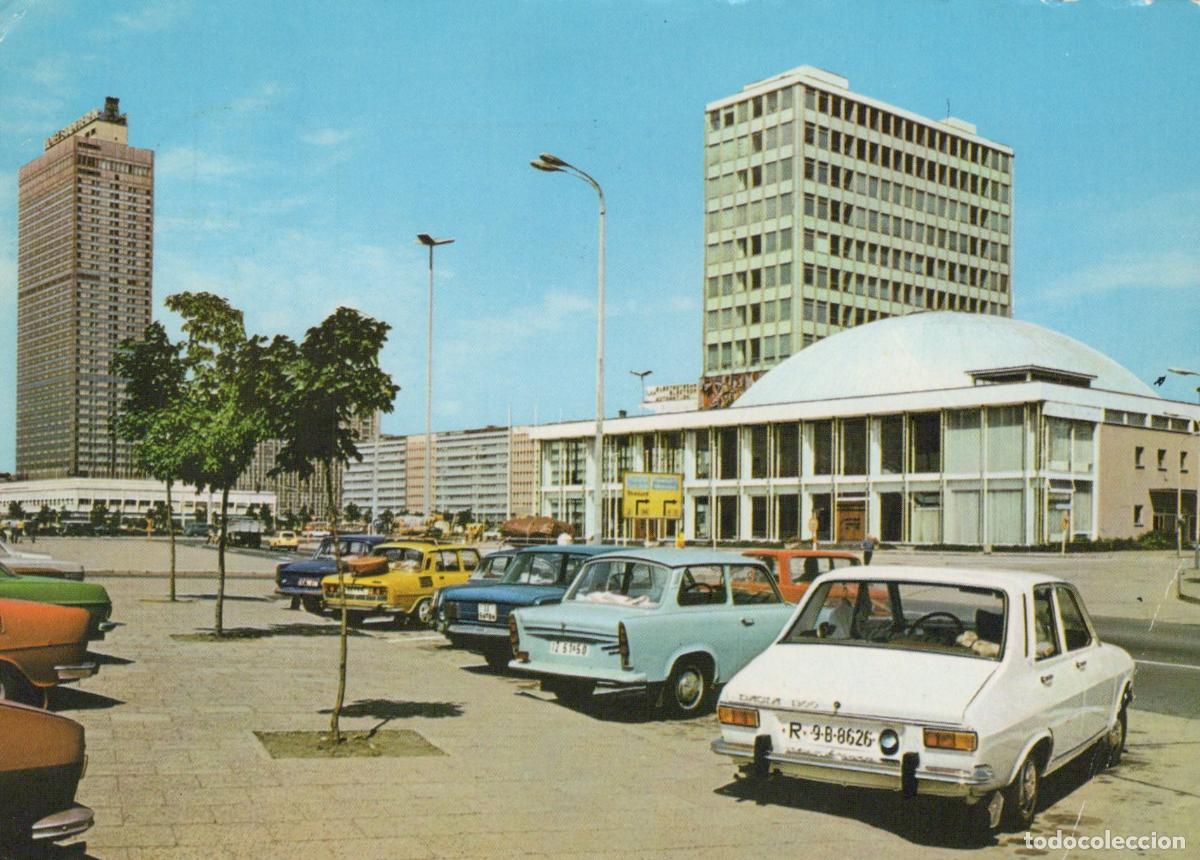 Cartoline: Germany Berlin Wall Alexanderplatz With Parked Cars and Modern Buildings *YAZ953