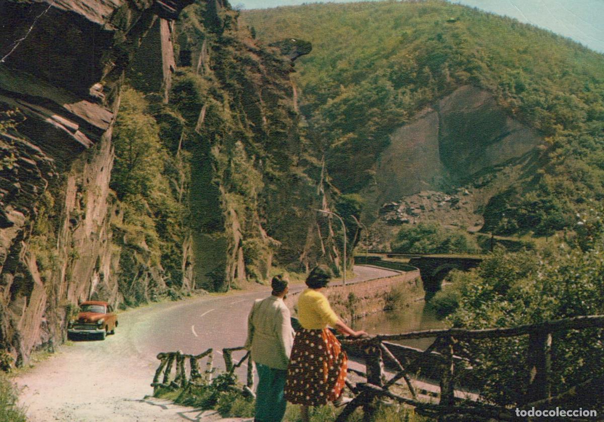 Postais: Germany Bad Neuenahr Ahrweiler Ahrtal Bunte Kuh Couple Overlooking River *YBA003