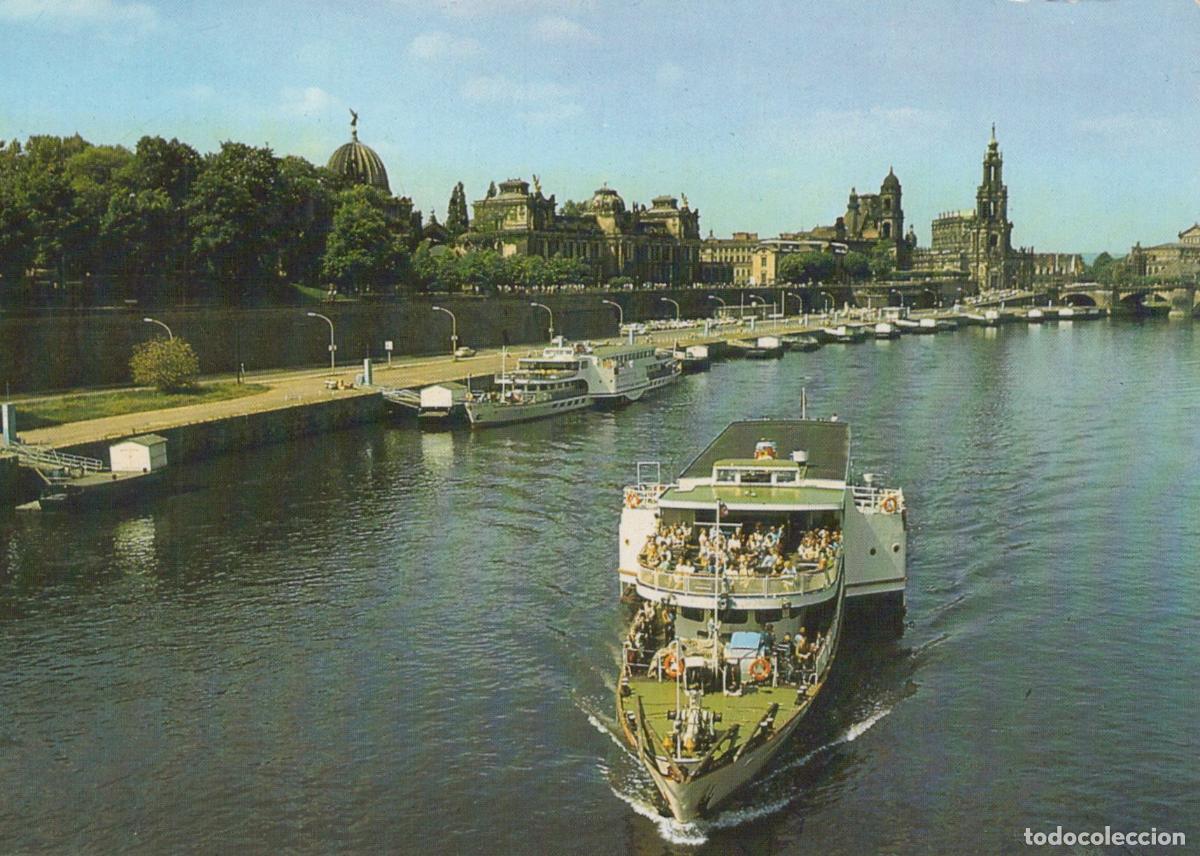 Cartes Postales: Germany Dresden Elbe River View With Br&uuml;hl S Terrace and Passenger Boats *YBA854